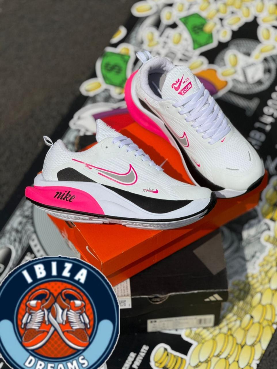 NIKE AIR MAX